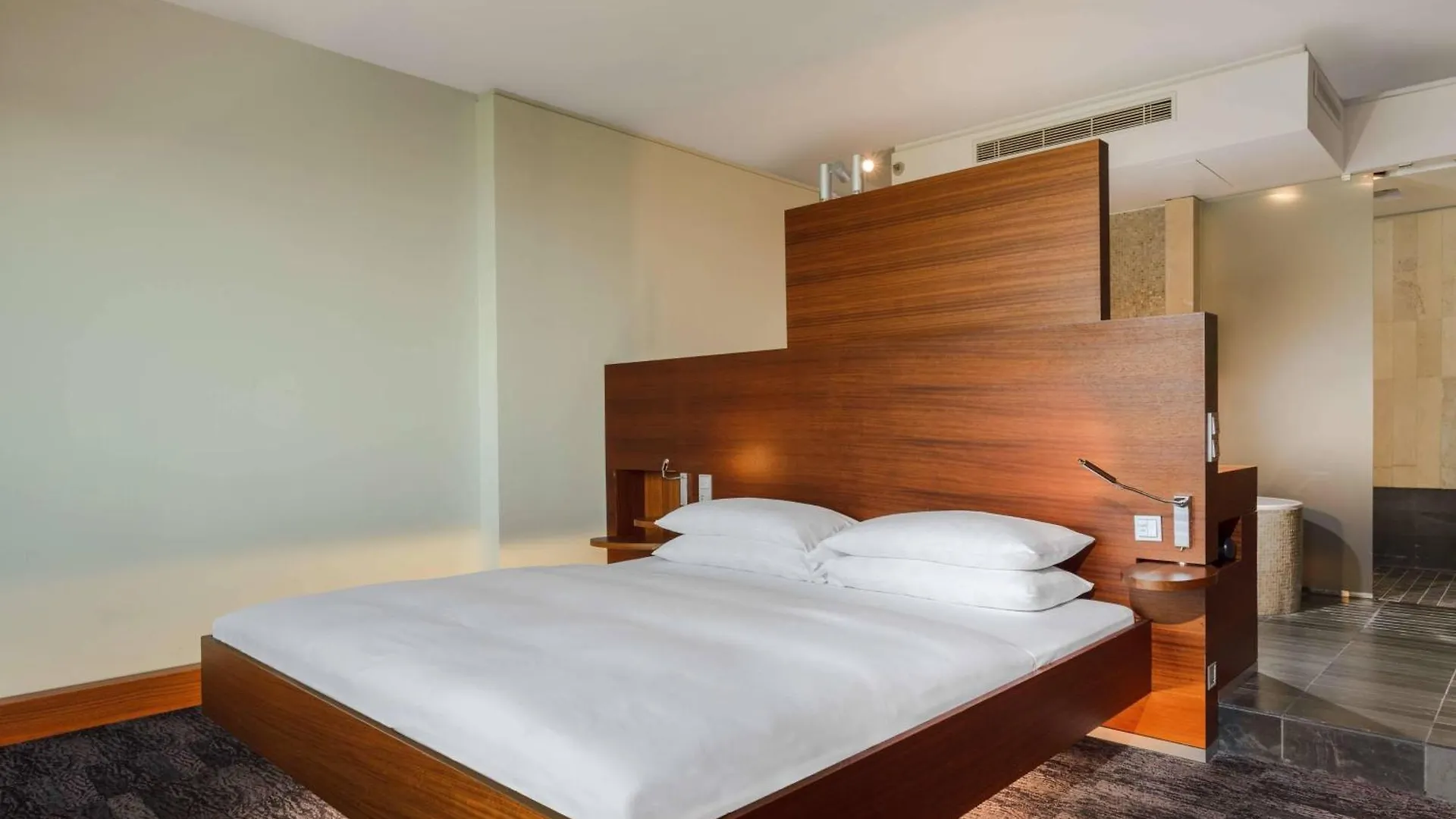 Sheraton Berlin Grand Hotel Esplanade